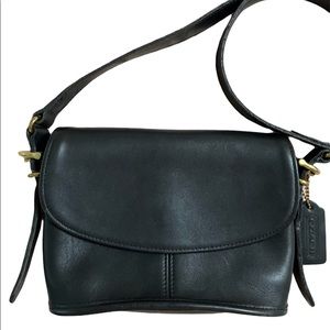 🎁 HOLIDAY GIFT!🎁 Vintage Coach Navy or Black Equestrian leather handbag